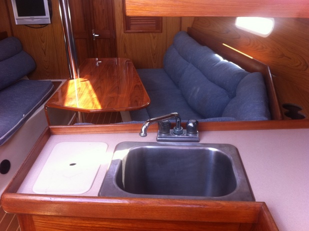 A clean saloon after days of cleaning our new liveaboard sailboat Kingsley.